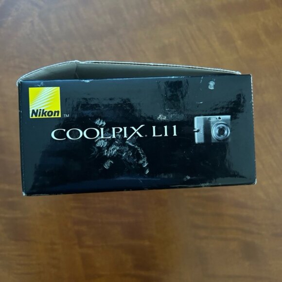 Nikon Coolpix L11 Digital Camera 3X Optical Zoom - Picture 9 of 9